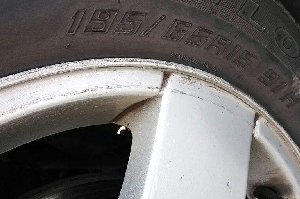 汽车轮毂裂了能修复吗