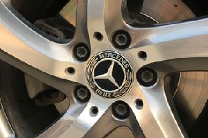 铝合金轮毂修复：铸造轮毂和锻造轮毂的区别